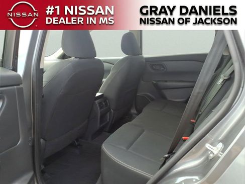 Used 2024 Nissan Rogue S FWD image 27