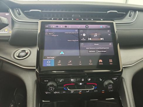 Certified 2023 Jeep Grand Cherokee Limited w/ Luxury Tech Group II AWD/4WD image 27