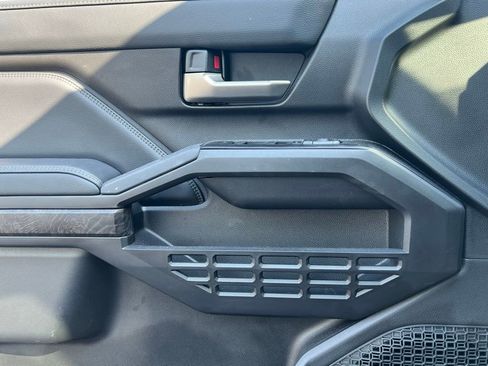 Used 2025 Toyota Tacoma Limited image 24