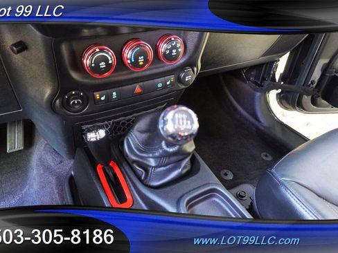 Used 2016 Jeep Wrangler Unlimited Sahara AWD/4WD image 23