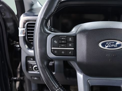 Used 2024 Ford F250 Lariat w/ Lariat Ultimate Package AWD/4WD image 11