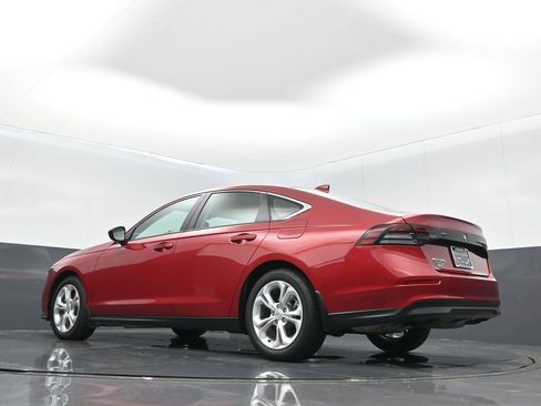 Used 2025 Honda Accord LX image 17