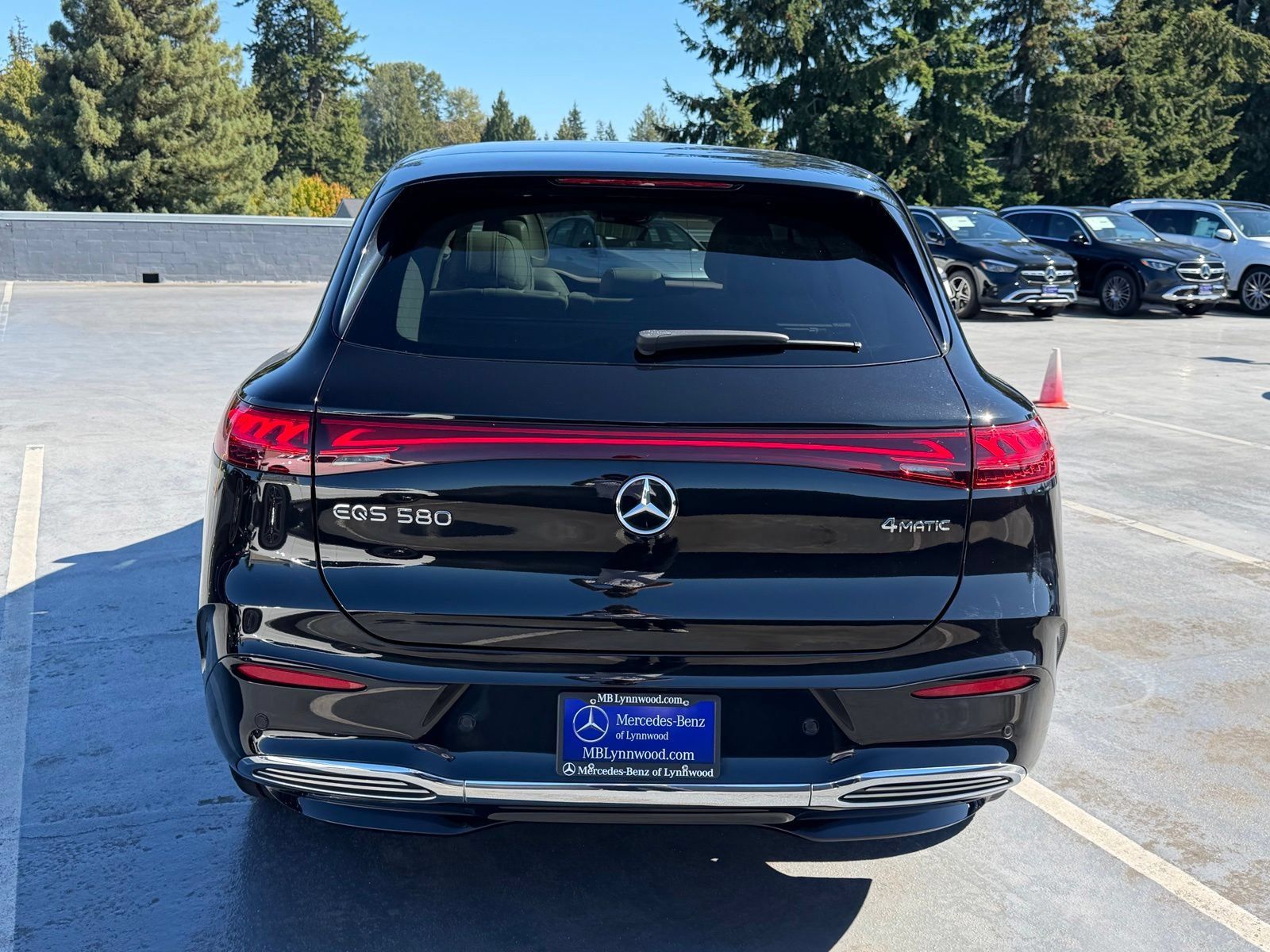 Used 2023 Mercedes-Benz EQS 580 4MATIC SUV image 7