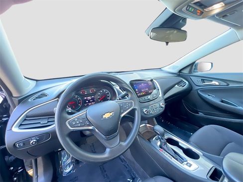 Used 2023 Chevrolet Malibu LT image 9