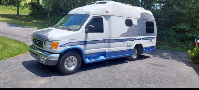 Used 2003 Ford E-350 and Econoline 350 Super Duty RWD image 31