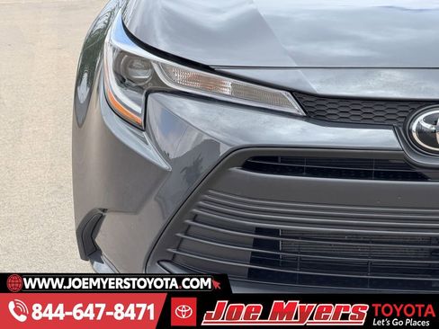Used 2026 Toyota Corolla LE image 5