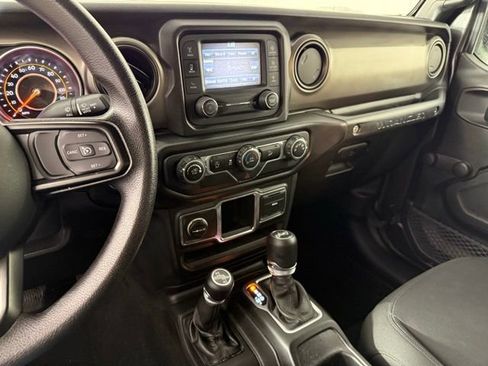 Used 2018 Jeep Wrangler Unlimited Sport image 14