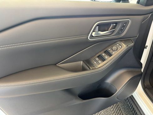 New 2026 Nissan Rogue Platinum image 13