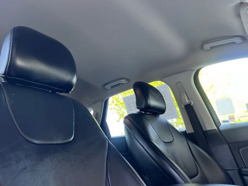 Used 2018 Ford Edge Titanium FWD image 18