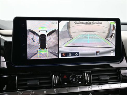 New 2026 Nissan Pathfinder SL image 24