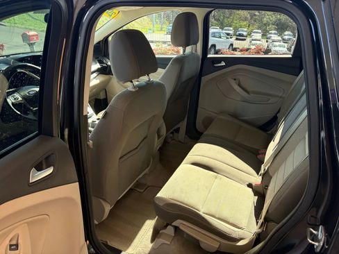 Used 2015 Ford Escape SE image 9