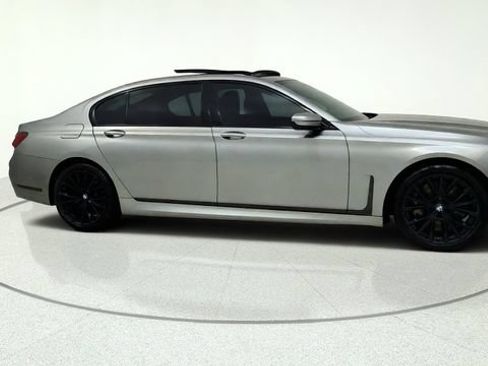 Used 2022 BMW 750i xDrive w/ M Sport Package AWD/4WD image 8