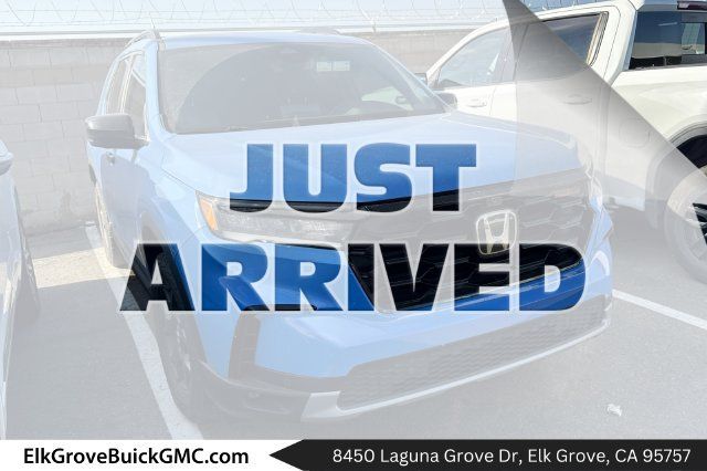 Used 2024 Honda Pilot TrailSport image 1
