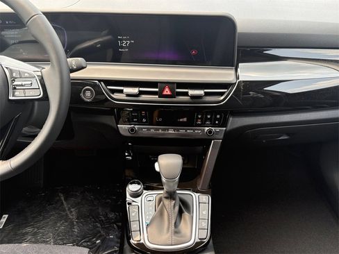 New 2025 Kia Seltos S image 11