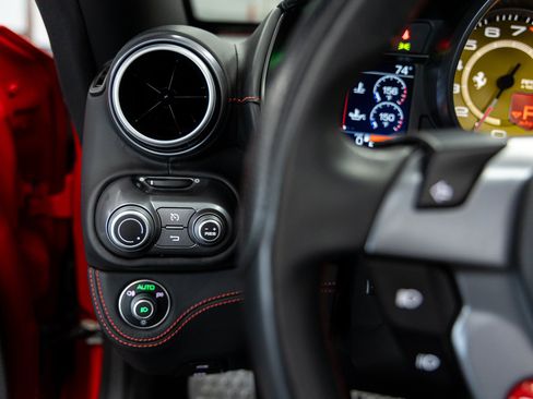 Used 2020 Ferrari Portofino RWD image 37