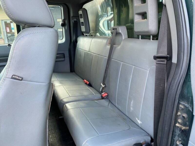 Used 2012 Ford F550 4x4 SuperCab Super Duty w/ Payload Upgrade Pkg image 19