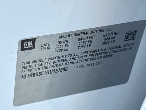 Used 2017 Chevrolet Volt Premier w/ Driver Confidence Package FWD image 29