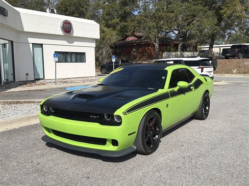 Used 2015 Dodge Challenger SRT Hellcat image 9