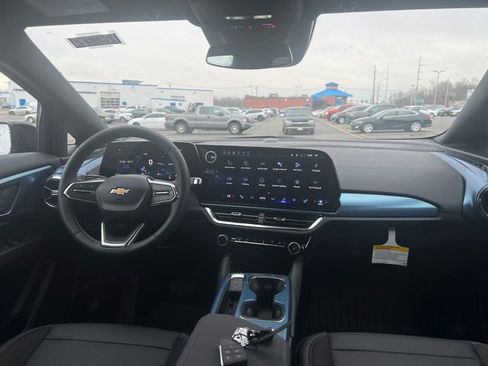 New 2026 Chevrolet Equinox EV LT image 9