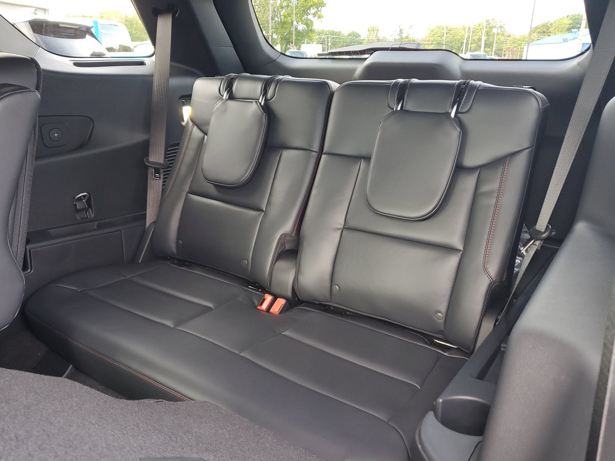 New 2027 Ford Explorer ST-Line AWD/4WD image 9