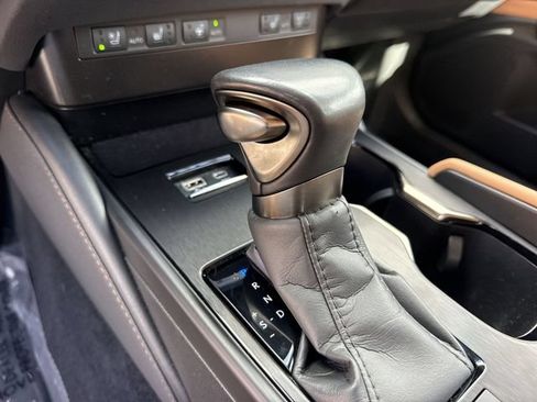 Certified 2024 Lexus ES 350 w/ Premium Package FWD image 20