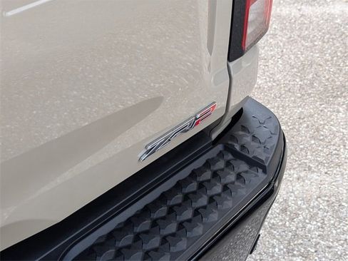 Certified 2024 Chevrolet Colorado ZR2 w/ ZR2 Convenience Package III image 16