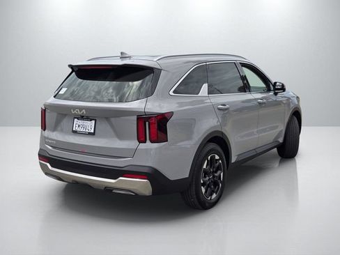Used 2026 Kia Sorento S FWD image 4
