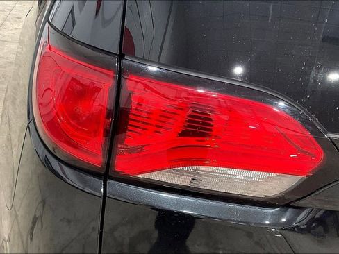 Used 2018 Chrysler Pacifica Touring Plus image 31