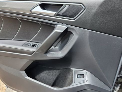 Certified 2022 Volkswagen Tiguan SE R-Line AWD/4WD image 21