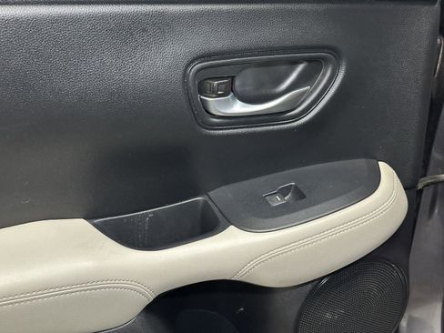 Used 2024 Honda HR-V LX image 30