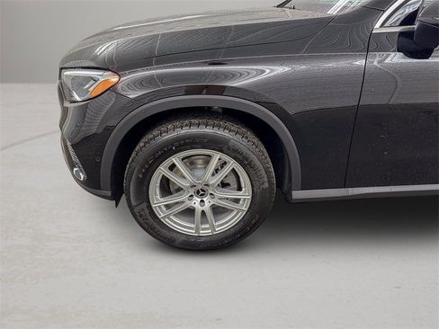 Used 2025 Mercedes-Benz GLC 300 image 4