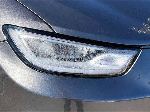 Used 2023 Chrysler Pacifica Touring-L FWD image 26