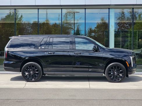 New 2026 Cadillac Escalade ESV Platinum Sport w/ LPO, ONYX Package AWD/4WD image 6