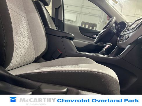 Used 2022 Chevrolet Equinox LS w/ LS Convenience Package image 27