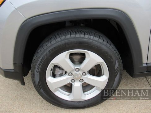 Used 2020 Jeep Compass Latitude AWD/4WD image 10