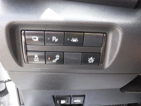 Used 2022 Nissan Kicks S FWD image 11