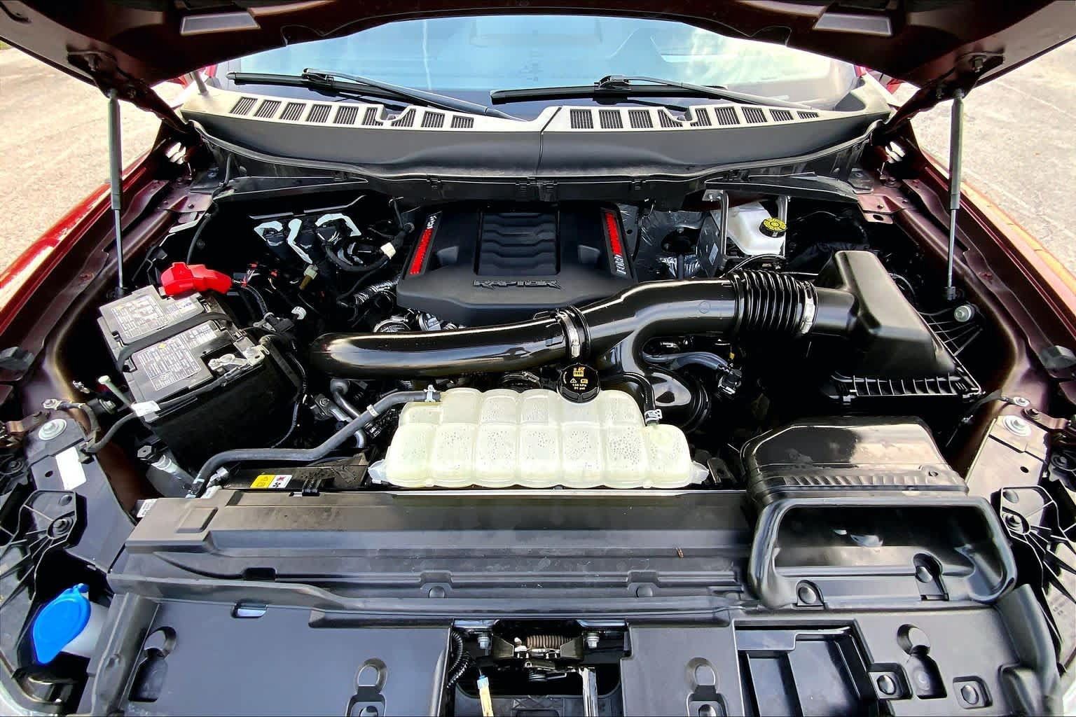 Used 2025 Ford F150 Raptor AWD/4WD image 32