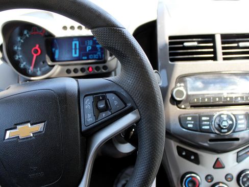 Used 2014 Chevrolet Sonic LT image 16