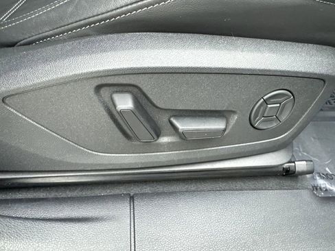 Used 2024 Audi Q3 2.0T Premium Plus w/ Premium Plus Package image 48