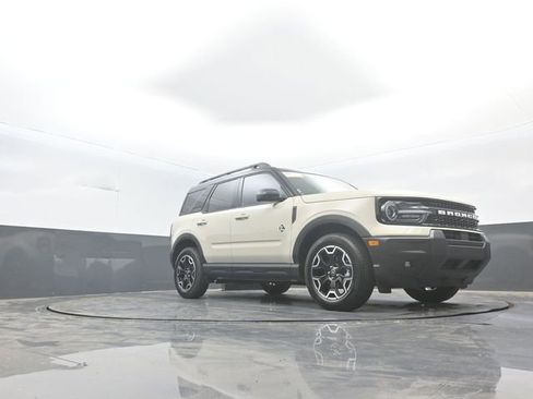 Used 2025 Ford Bronco Sport Outer Banks AWD/4WD image 32