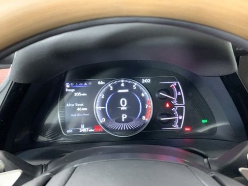 Used 2025 Lexus ES 350 Ultra Luxury w/ Accessory Package (Z2) image 21