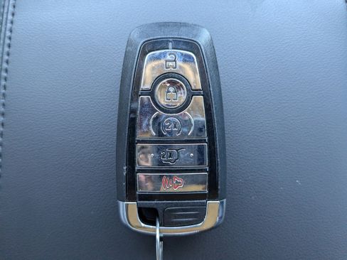 Used 2023 Lincoln Nautilus FWD w/ Premium Package image 31