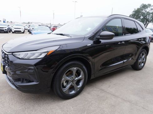 Certified 2024 Ford Escape ST-Line w/ Equipment Group 301A image 3