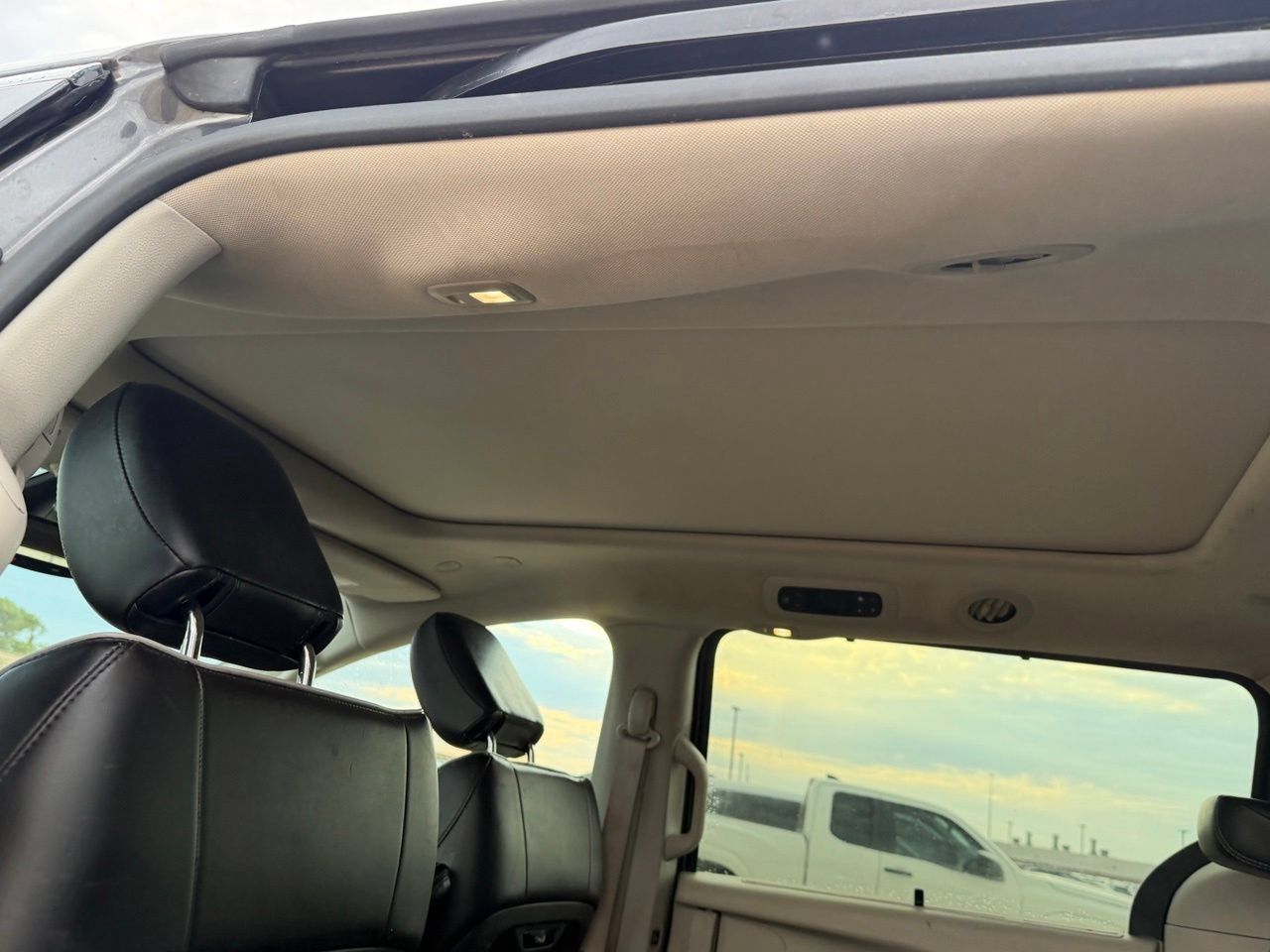 Used 2023 Chrysler Pacifica Limited FWD image 35