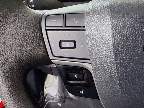 Used 2025 Toyota Camry LE image 14