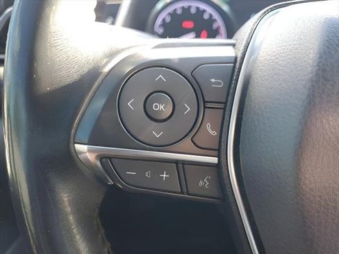 Used 2019 Toyota Camry XLE FWD image 19