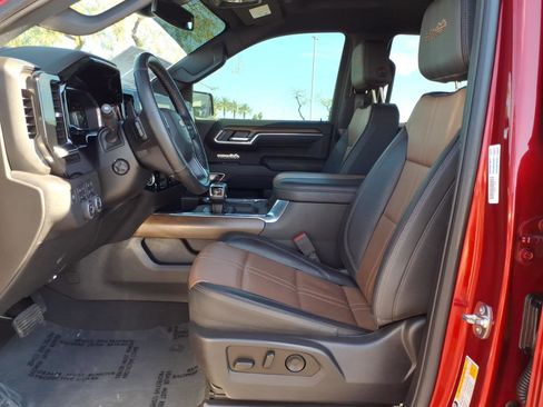 Used 2025 Chevrolet Silverado 1500 High Country w/ Z71 Off-Road Package image 21