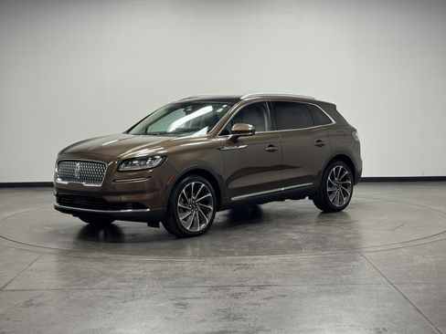 Used 2022 Lincoln Nautilus Reserve w/ Equipment Group 201A image 4