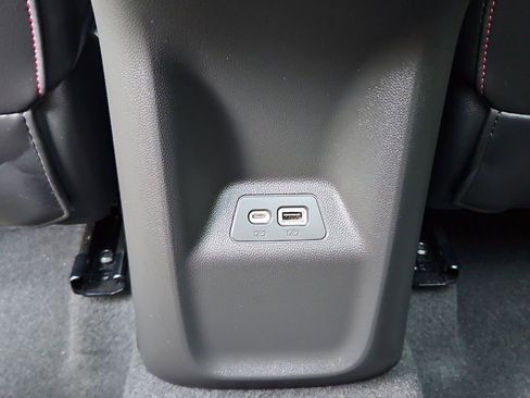 Used 2023 Buick Envision Essence w/ Sport Touring Package AWD/4WD image 28
