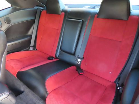 Used 2016 Dodge Challenger R/T Scat Pack w/ Leather Interior Group RWD image 33